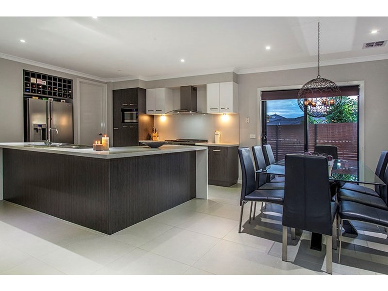 1 Cottongum Avenue, Keysborough VIC 3173