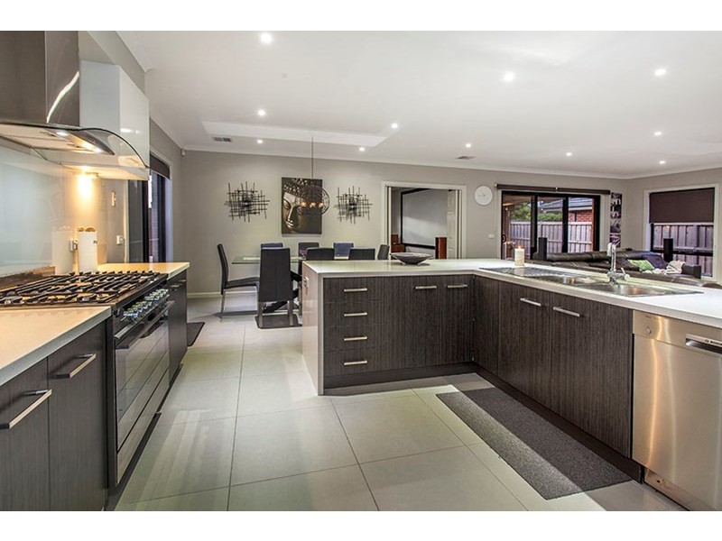 1 Cottongum Avenue, Keysborough VIC 3173