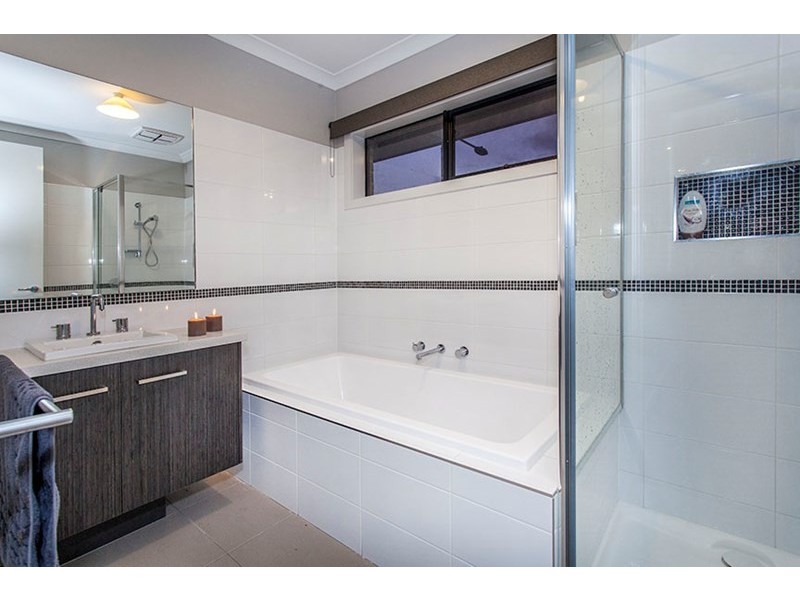 1 Cottongum Avenue, Keysborough VIC 3173