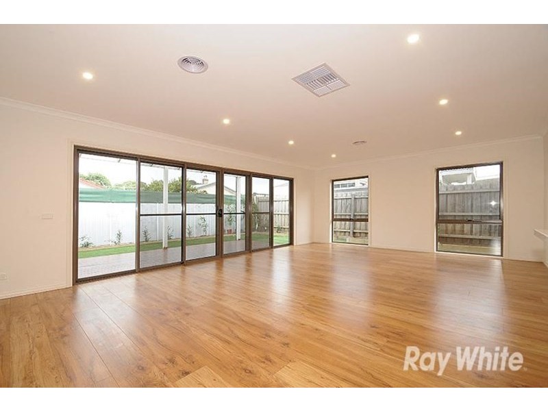 14b Briggs Crescent, Noble Park VIC 3174