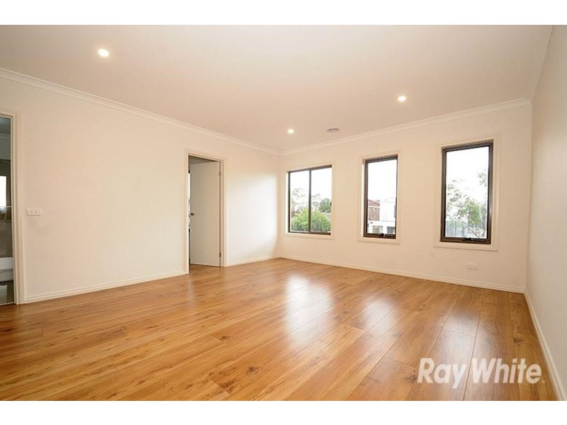 14b Briggs Crescent, Noble Park VIC 3174