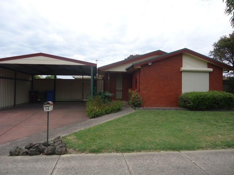 38 Narellan Drive, Hampton Park VIC 3976
