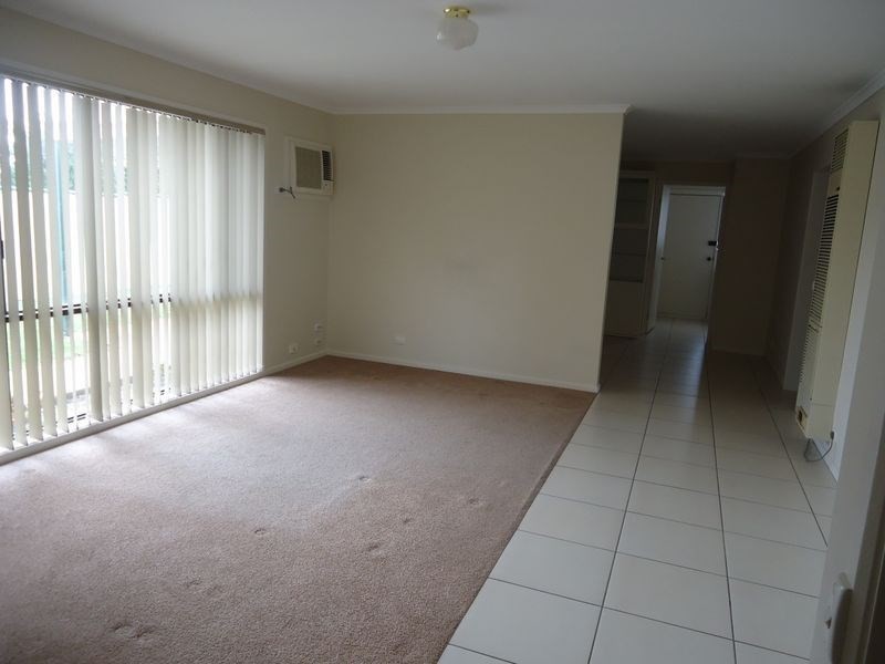 38 Narellan Drive, Hampton Park VIC 3976