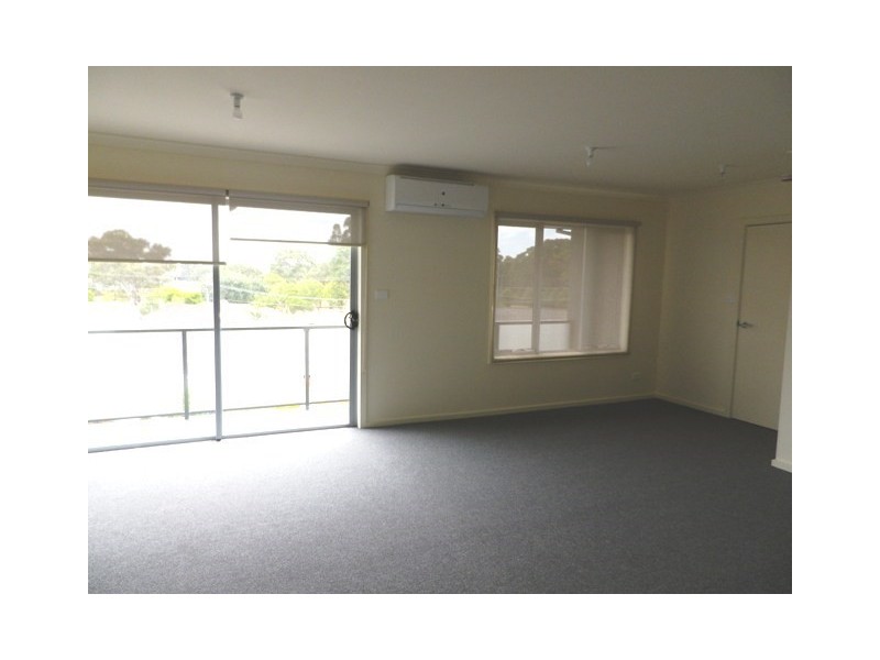 11/41 Ambrie Crescent, Noble Park VIC 3174