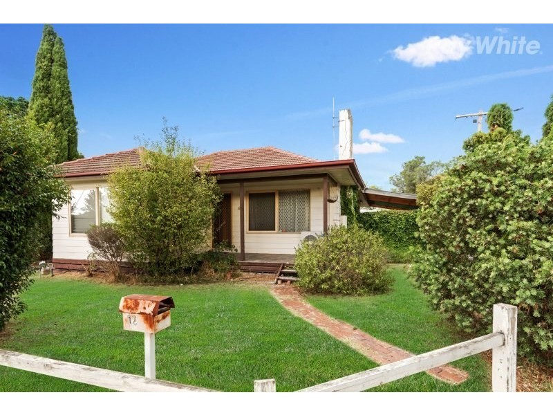 12 Deakin Crescent, Dandenong North VIC 3175