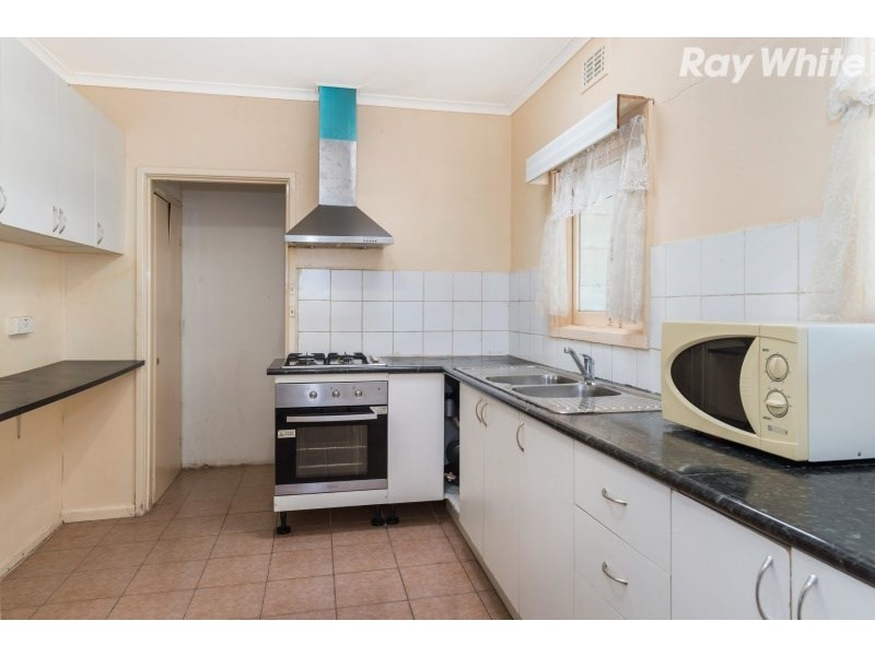 18 Gardiner Avenue, Dandenong North VIC 3175