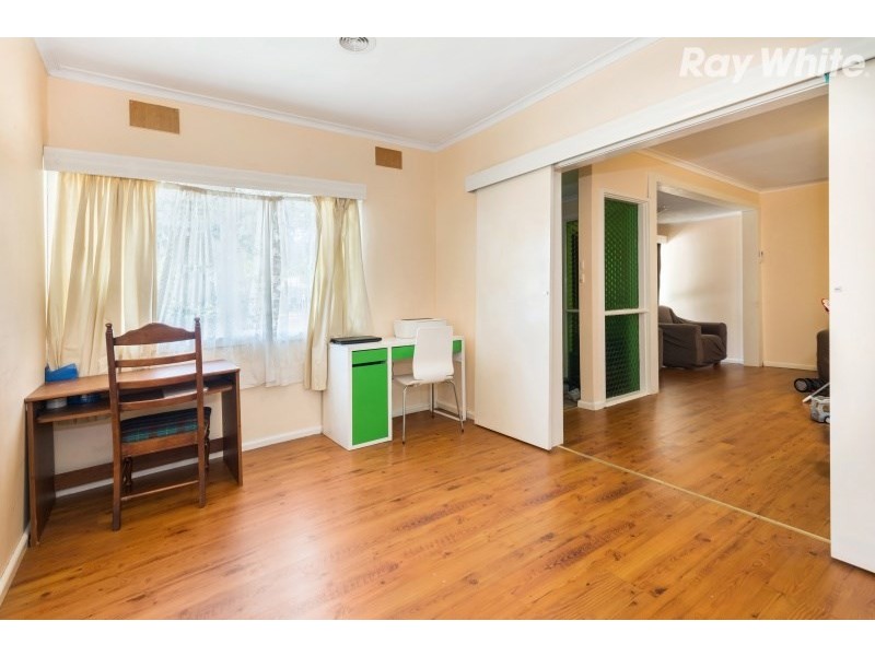 18 Gardiner Avenue, Dandenong North VIC 3175
