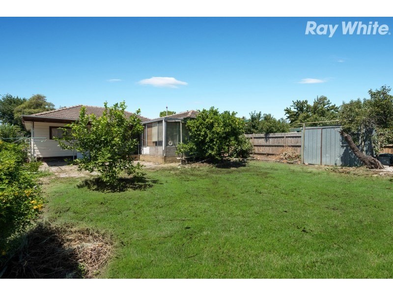 18 Gardiner Avenue, Dandenong North VIC 3175