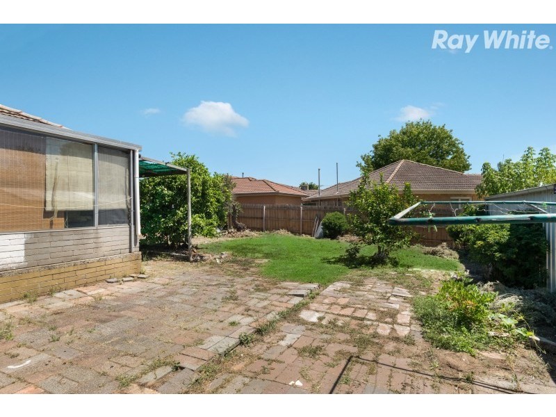 18 Gardiner Avenue, Dandenong North VIC 3175