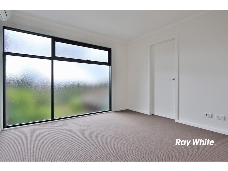 4/11 Wall Street, Noble Park VIC 3174