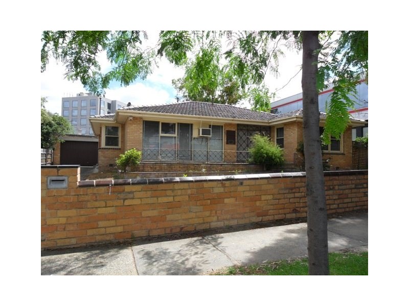 27 Princes Highway, Dandenong VIC 3175