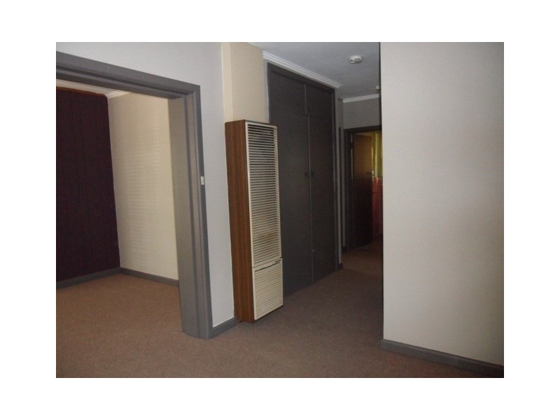 27 Princes Highway, Dandenong VIC 3175