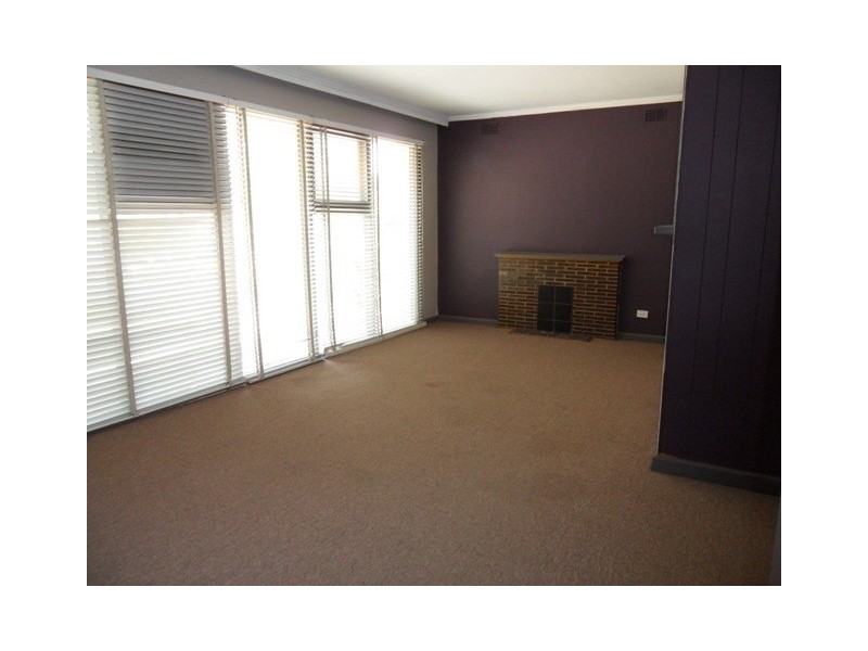 27 Princes Highway, Dandenong VIC 3175