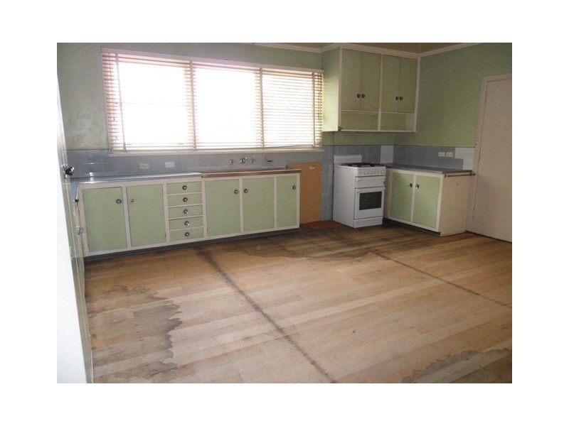 27 Princes Highway, Dandenong VIC 3175