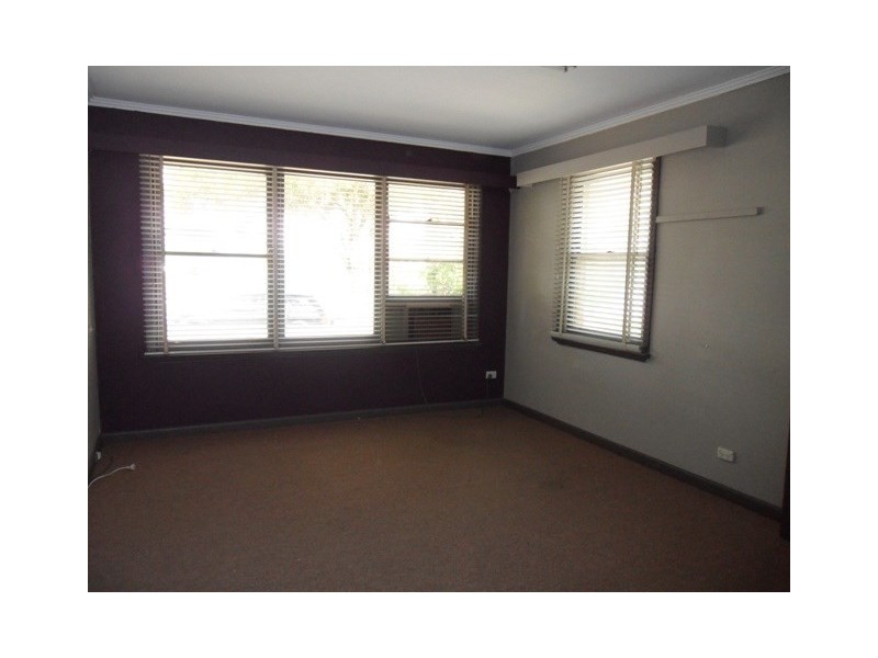 27 Princes Highway, Dandenong VIC 3175