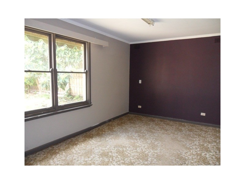 27 Princes Highway, Dandenong VIC 3175