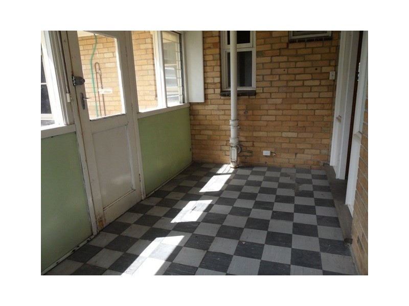 27 Princes Highway, Dandenong VIC 3175