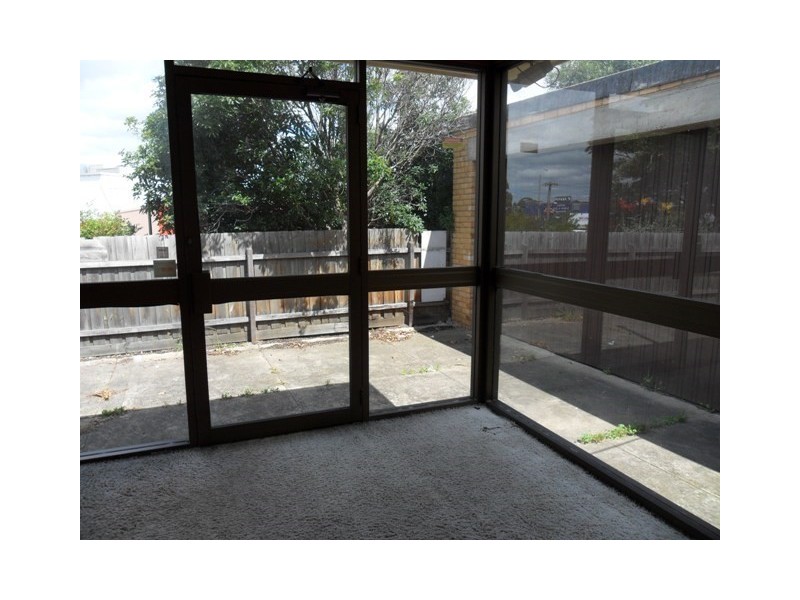 27 Princes Highway, Dandenong VIC 3175