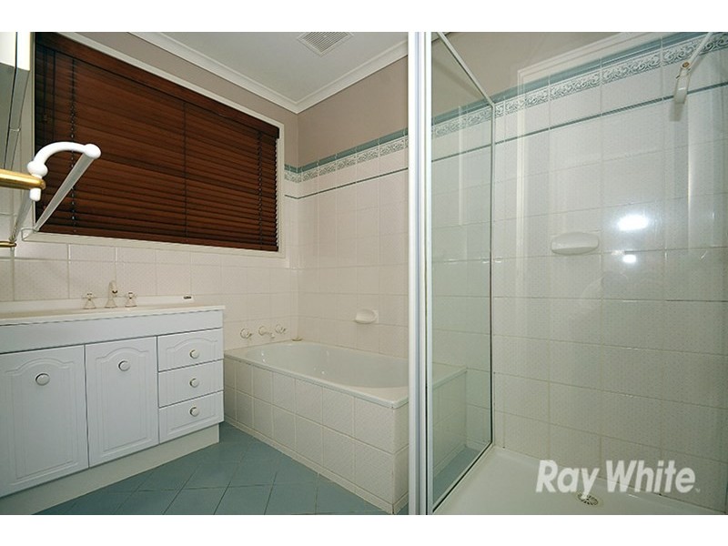 36 Albany Drive, Mulgrave VIC 3170
