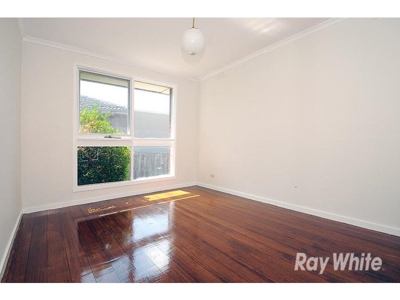 15 Lawrence Crescent, Noble Park North VIC 3174