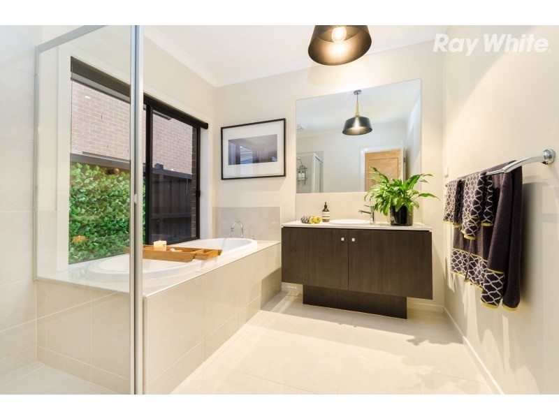 15 Havenstone Drive, Keysborough VIC 3173