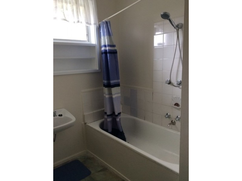 1/100 Harold Road, Springvale South VIC 3172