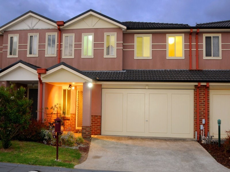 8/21 Graham Michelle Place, Keysborough VIC 3173
