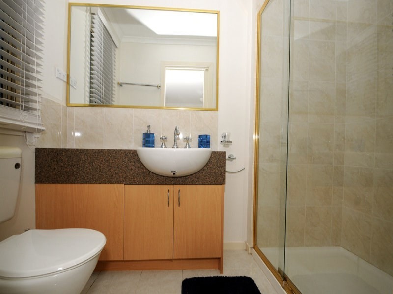 8/21 Graham Michelle Place, Keysborough VIC 3173