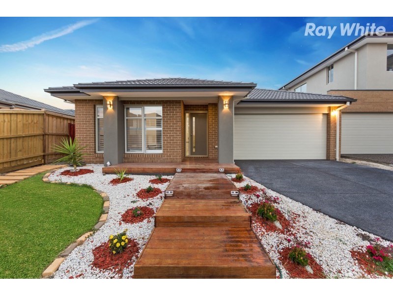 10 Fairlight Avenue, Keysborough VIC 3173