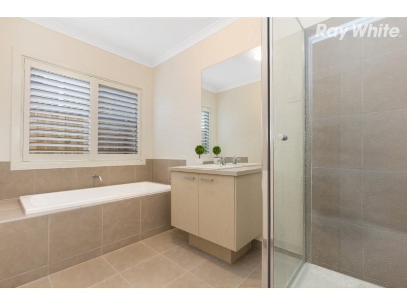 10 Fairlight Avenue, Keysborough VIC 3173