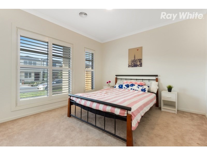 10 Fairlight Avenue, Keysborough VIC 3173