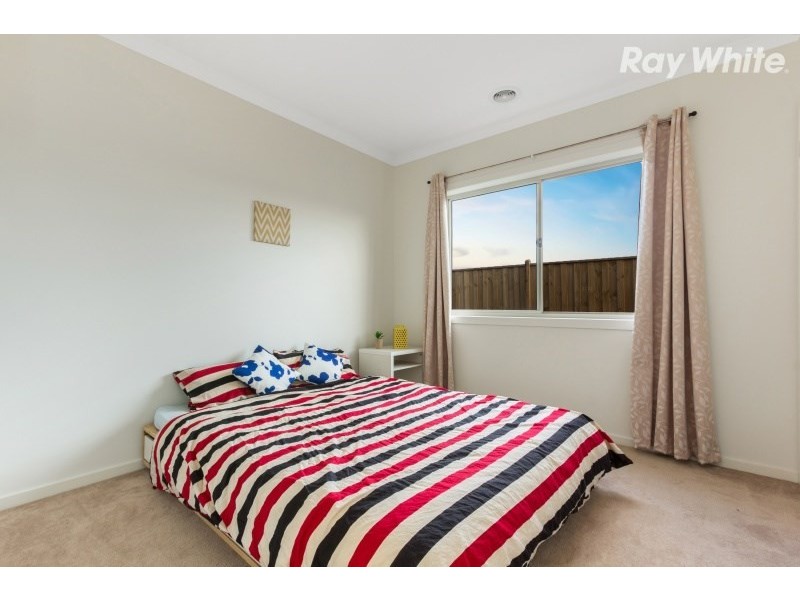 10 Fairlight Avenue, Keysborough VIC 3173