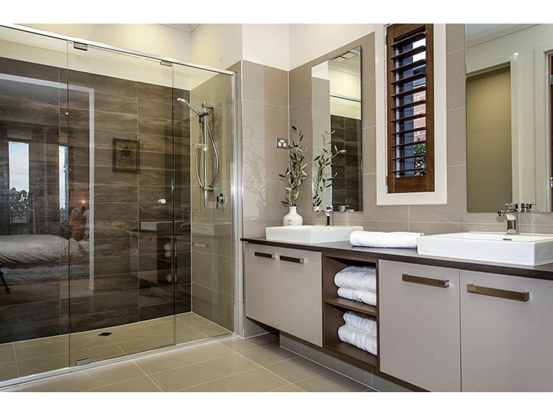 17 Winchcombe Way, Cranbourne North VIC 3977