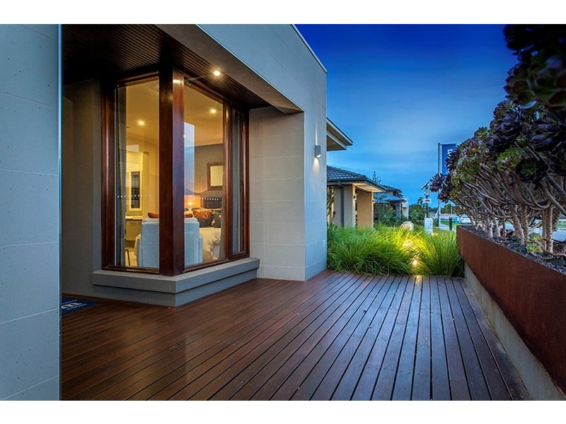 17 Winchcombe Way, Cranbourne North VIC 3977