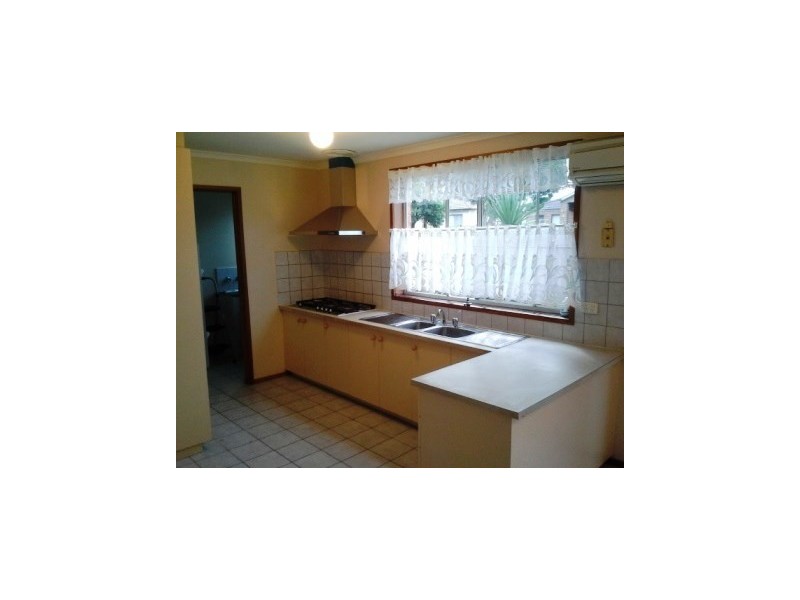 1/16 Sharon Road, Springvale South VIC 3172