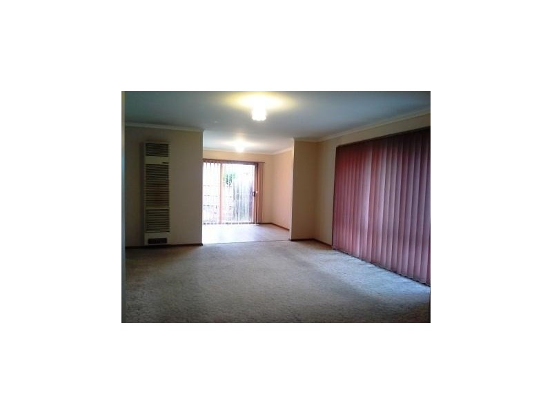 1/16 Sharon Road, Springvale South VIC 3172