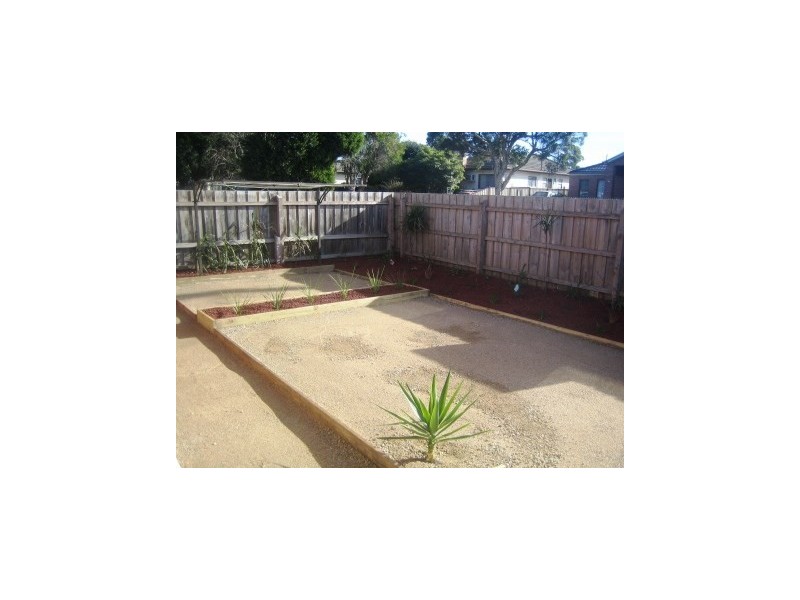 1/16 Sharon Road, Springvale South VIC 3172