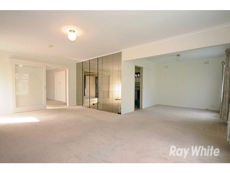 11 Monash Drive, Mulgrave VIC 3170