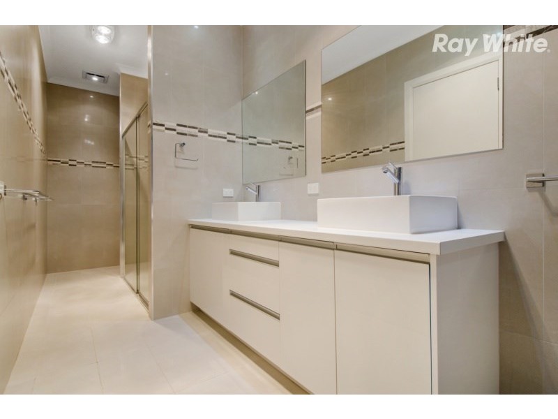 6-8 Cranston Close, Narre Warren North VIC 3804