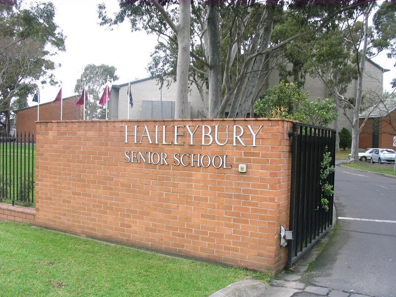 64 Lakeview Boulevard, Keysborough VIC 3173