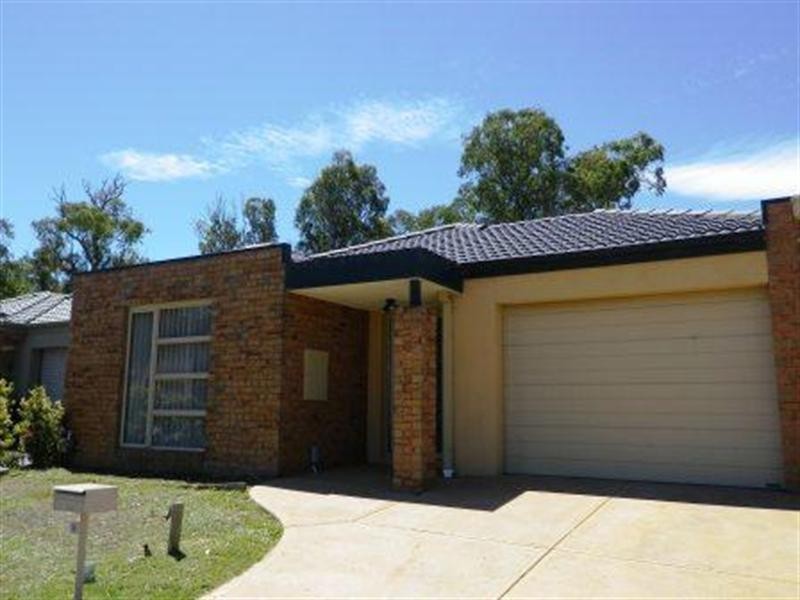 8 Westbrooke Drive, Keysborough VIC 3173