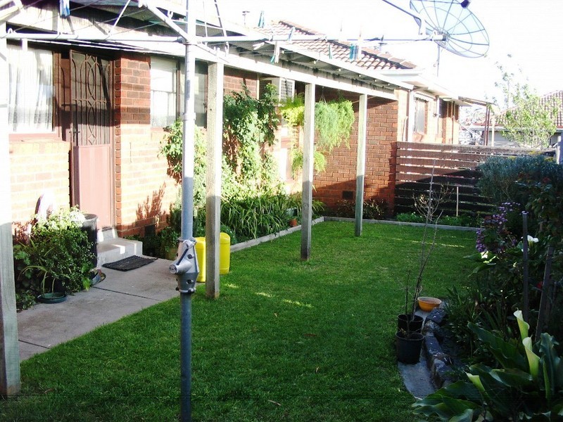 8/26a Moncur Avenue, Springvale VIC 3171