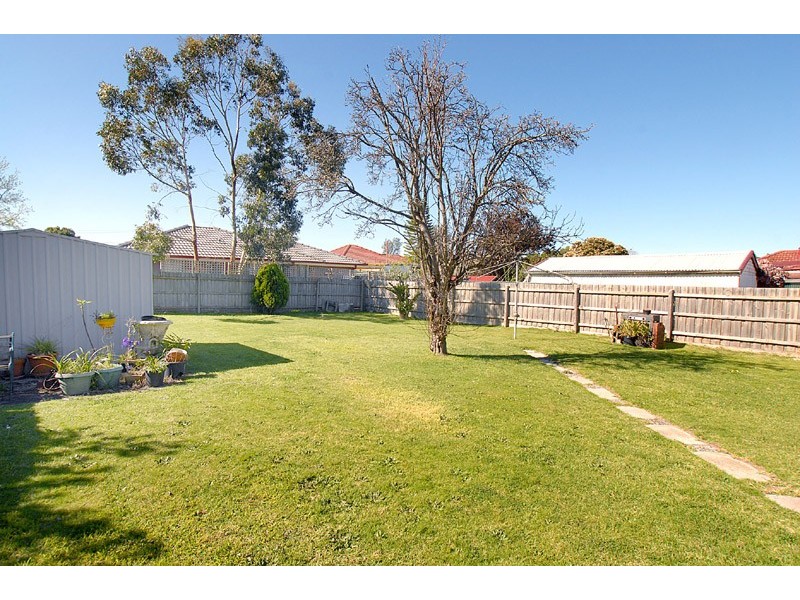 9 McNab Court, Dandenong VIC 3175