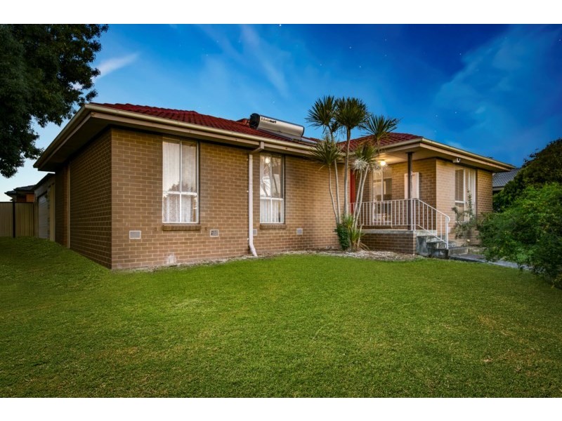 2 Heathmere Crescent, Endeavour Hills VIC 3802