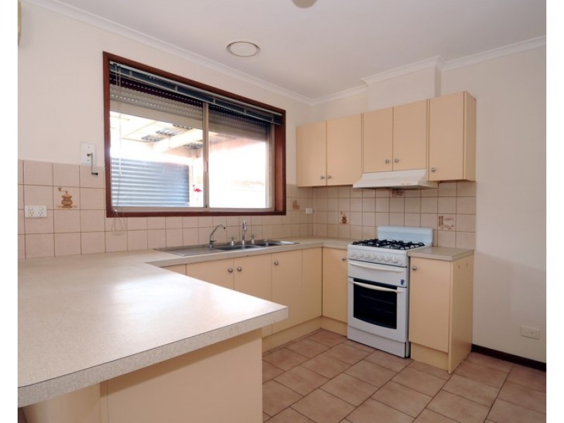 2/96 Ross Street, Dandenong VIC 3175