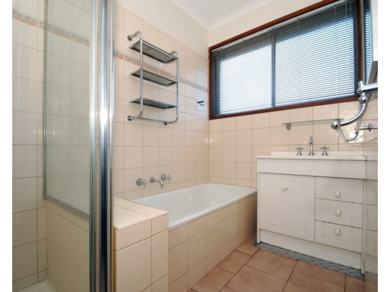 2/96 Ross Street, Dandenong VIC 3175