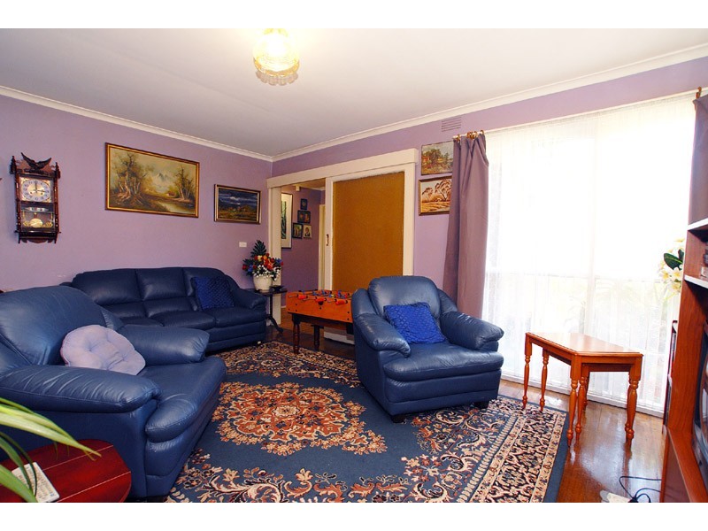 32 Silverton Drive, Noble Park North VIC 3174