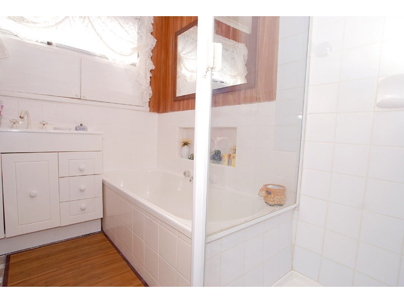 32 Silverton Drive, Noble Park North VIC 3174