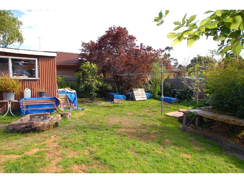 32 Silverton Drive, Noble Park North VIC 3174