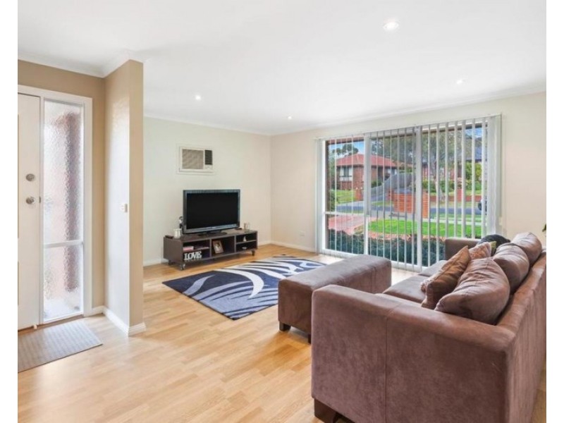 1/38 Blackwood Drive, Narre Warren VIC 3805